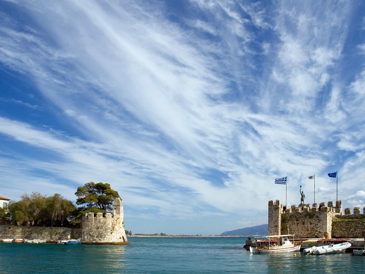 Apollon Library Suites Nafpaktos Exterior photo